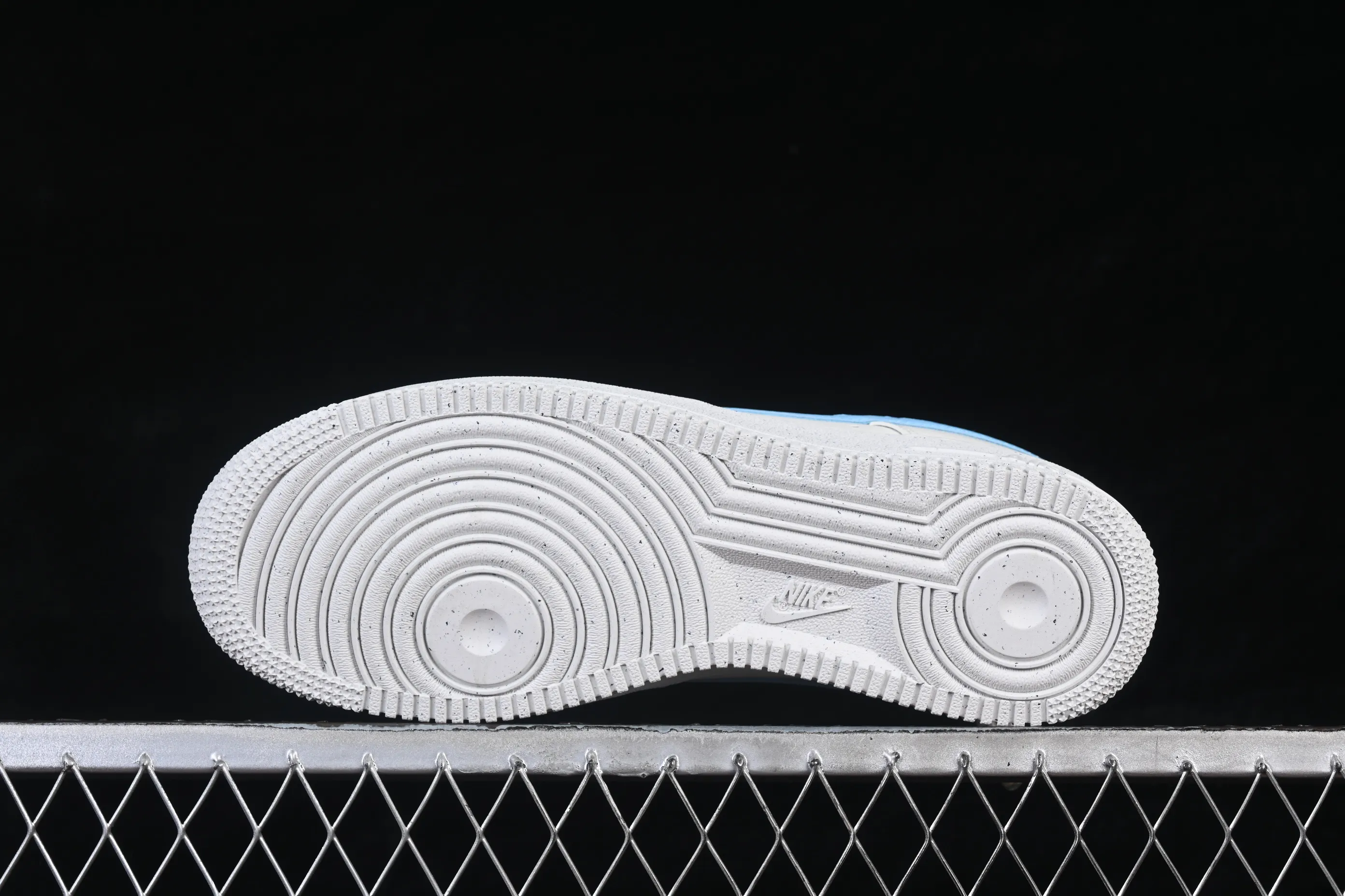 All categories Nk Air Force 1 Air Force series Nk Air Force 1 Low Air Force low top Nike Air Force 1'07 Low white and blue double hook Air Force 1 low top casual sneakers DO9786-100